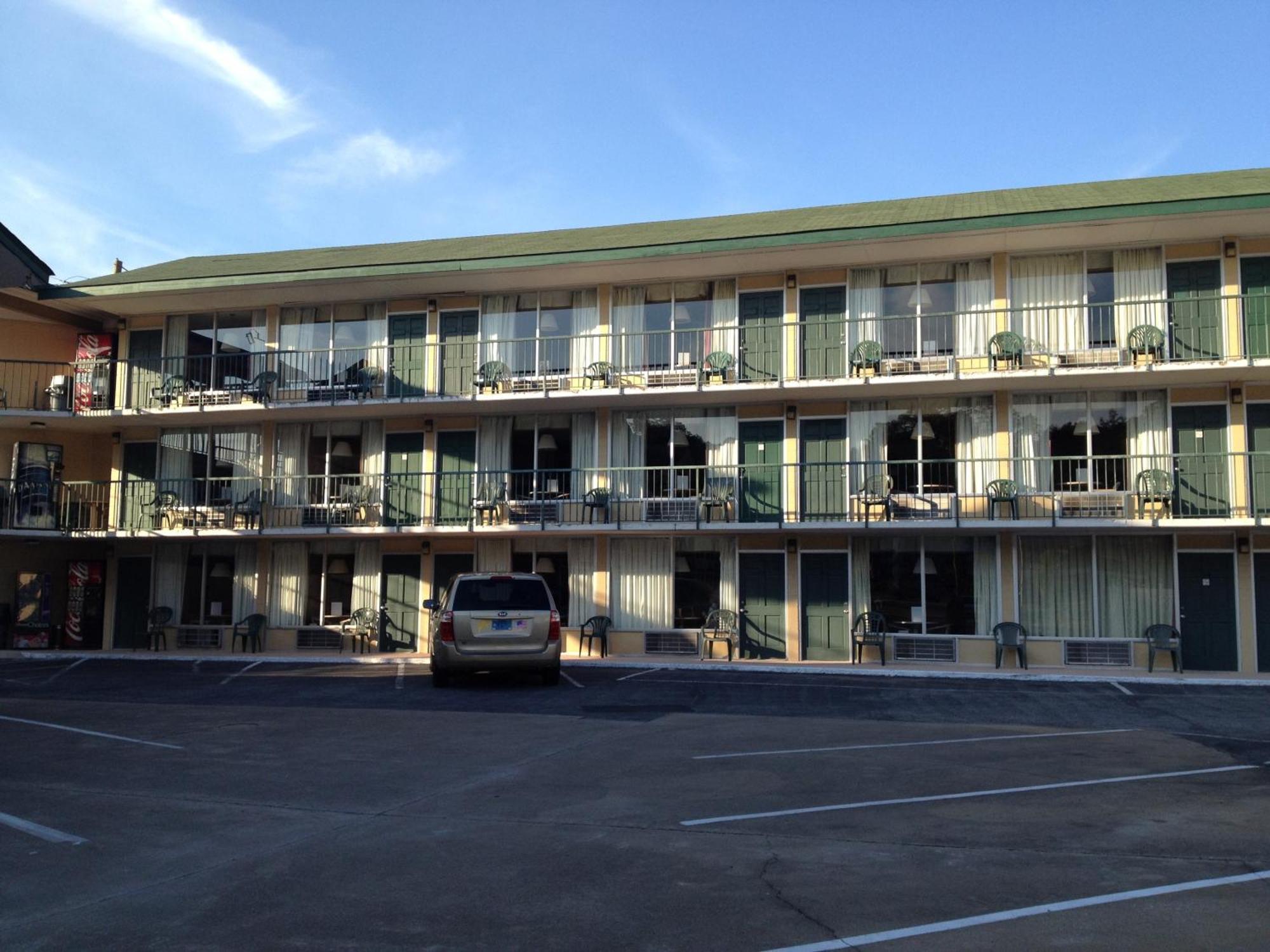 Green Valley Motel Pigeon Forge Exterior photo